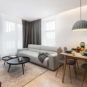 https://househost-apartment-miodowa-42-30-street.krakowhotelspoland.com