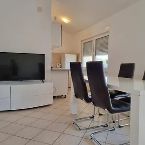 https://apartment-bagi-vir.hotelinzadar.com